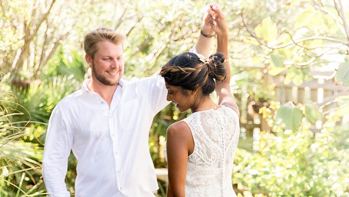 Backyard Beach Wedding In Charleston Desktop Image